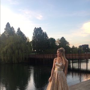 Meet your Posher, Faith